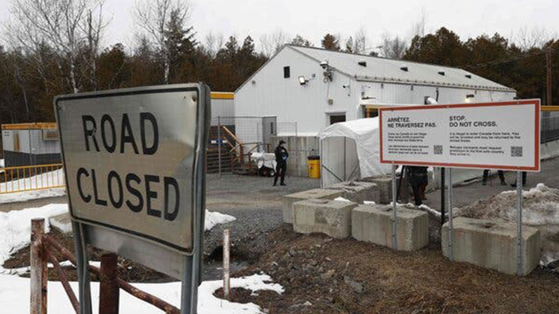 Before 12:01 A.M., Migrants on Foot Dashed Into Canada to Beat Deadline