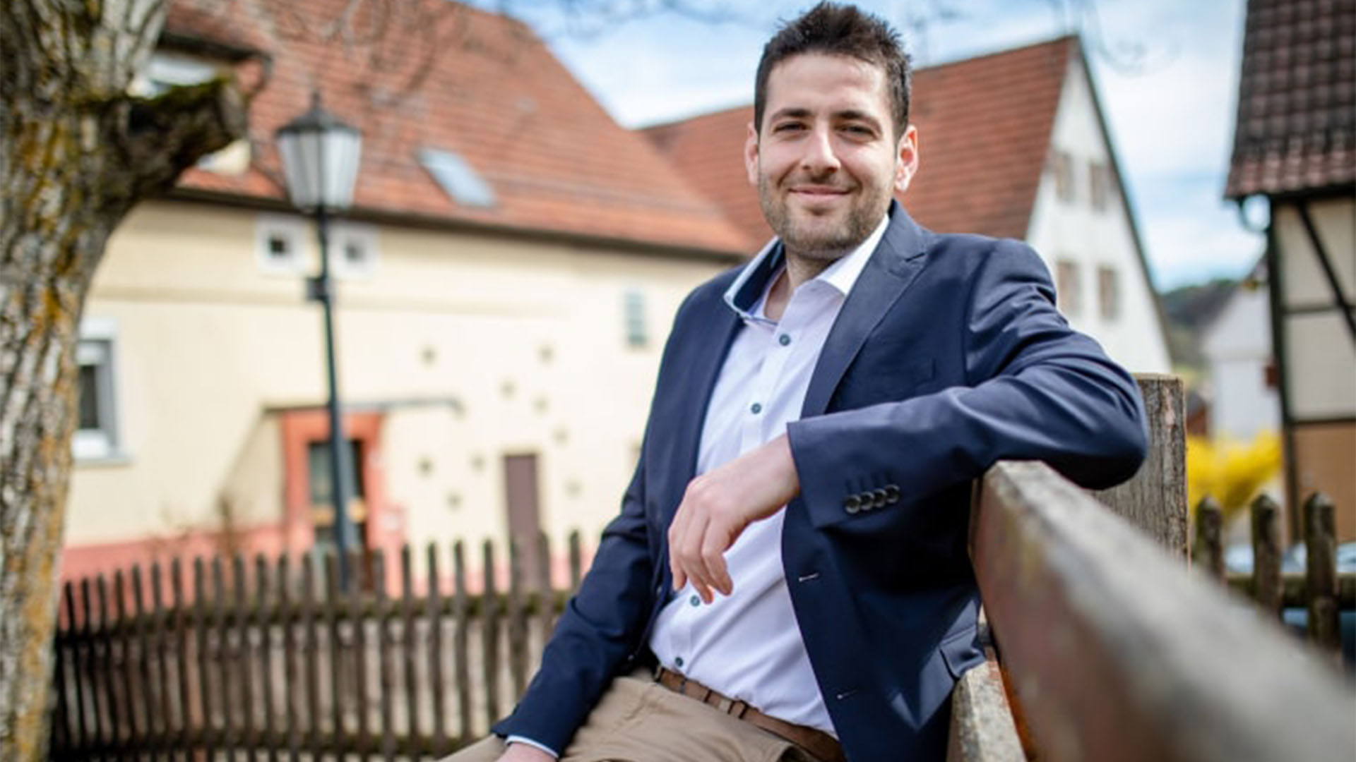 This Syrian refugee couldn't speak a word of German. Now he's the mayor.