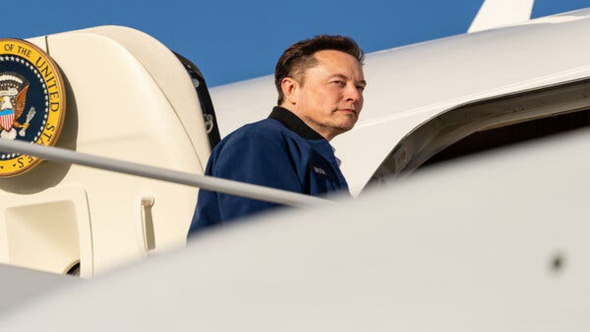 On the Campaign Trail, Elon Musk Juggled Drugs and Family Drama